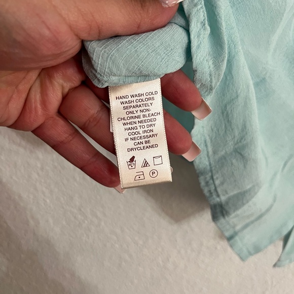 Tommy Bahama women’s 100% silk blue short sleeve XL button up blouse flowy Beach - Picture 9 of 10